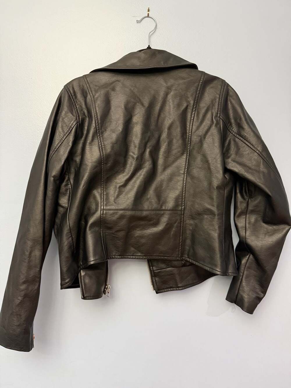 Jackets & Coats - Picture 9 of 10